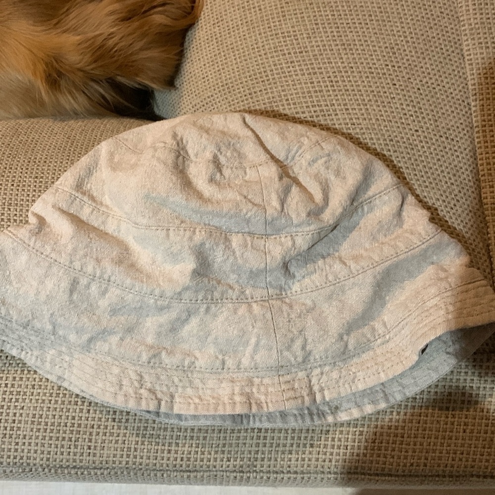 Gorgeous and authentic TSUYUMI hat. Don’t miss out.